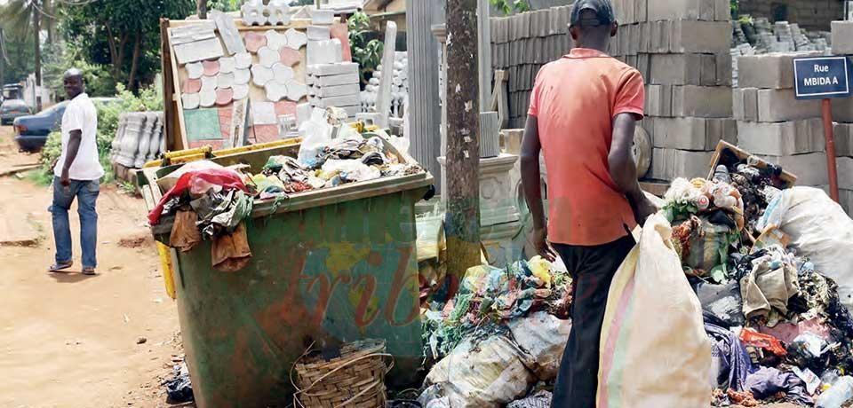 Capture originale, personnes visibles — Rue Mbida, Soa